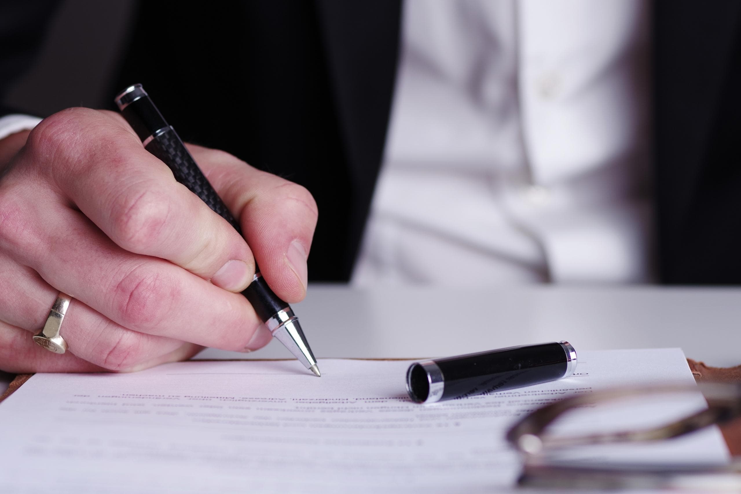 Digitale Übergabe vs. schriftliche Übergabe von Immobilien